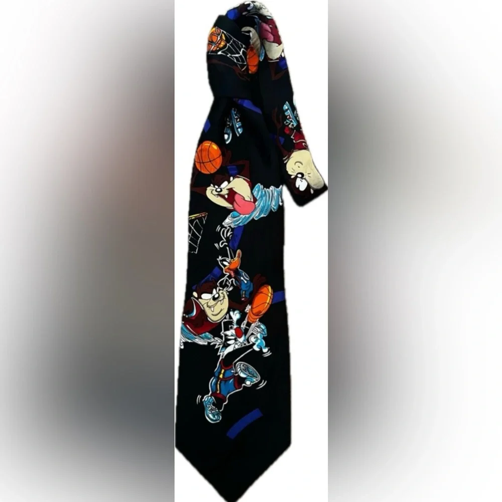 Vintage 1993 Looney Tunes Tie with basketball theme- Excellent condition!
